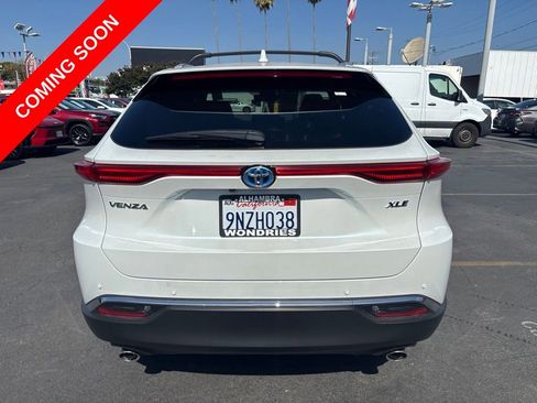 Used 2024 Toyota Venza XLE AWD/4WD image 5