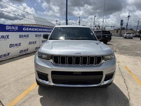 Used 2024 Jeep Grand Cherokee L Laredo RWD image 4