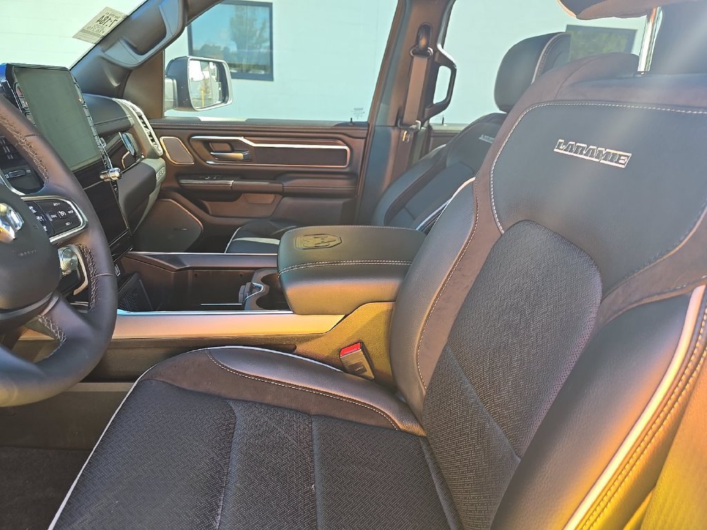 Used 2025 RAM 1500 Laramie w/ Night Edition AWD/4WD image 5