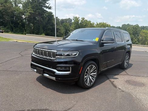 Used 2022 Jeep Grand Wagoneer Series III AWD/4WD image 4