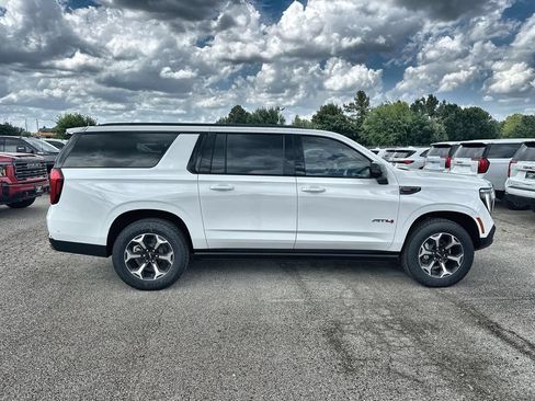 New 2026 GMC Yukon XL AT4 w/ AT4 Premium Plus Package AWD/4WD image 10