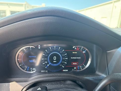 Used 2016 Cadillac Escalade Luxury AWD/4WD image 15