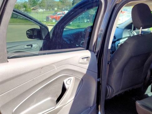 Used 2019 Ford Escape S image 11