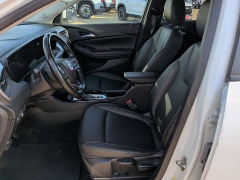 Used 2024 Buick Encore GX Sport Touring image 12