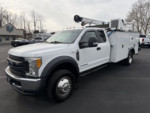 Used 2017 Ford F550 image 9