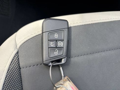 Used 2026 Volkswagen Taos SE AWD/4WD image 25