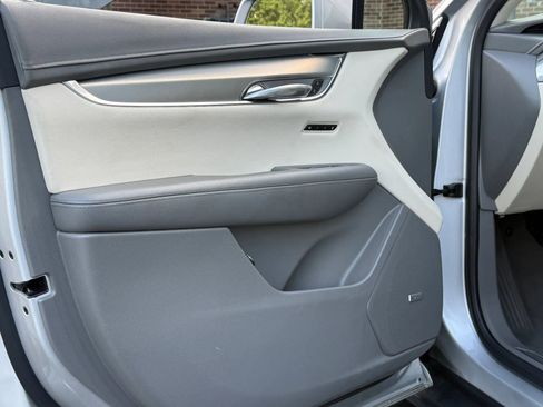 Used 2020 Cadillac XT5 Premium Luxury FWD image 35
