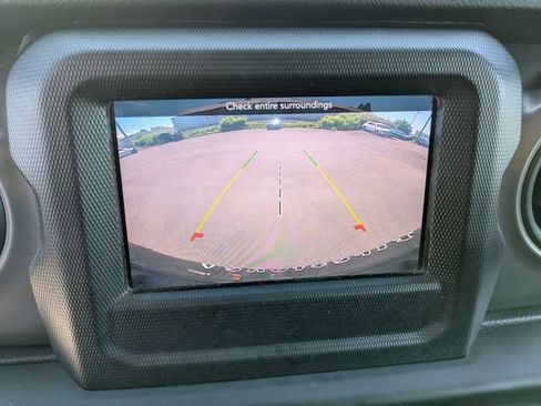 Used 2022 Jeep Wrangler Sport AWD/4WD image 13