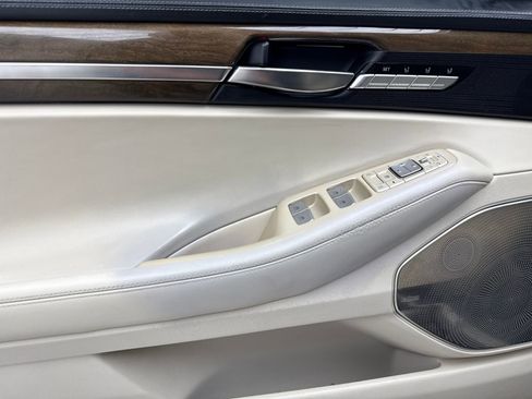 Used 2019 Genesis G90 3.3T Premium RWD image 34
