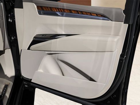 Certified 2025 Cadillac Escalade Sport Platinum image 28