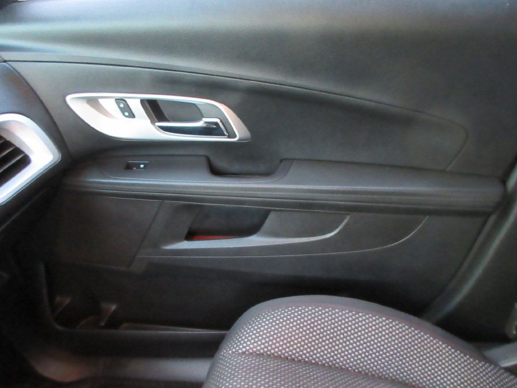 Used 2025 Chevrolet Equinox LT w/ Convenience Package II FWD image 29