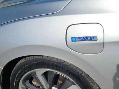 Used 2018 Honda Clarity Touring image 17