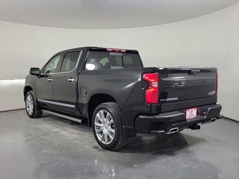 Used 2026 Chevrolet Silverado 1500 High Country AWD/4WD image 7