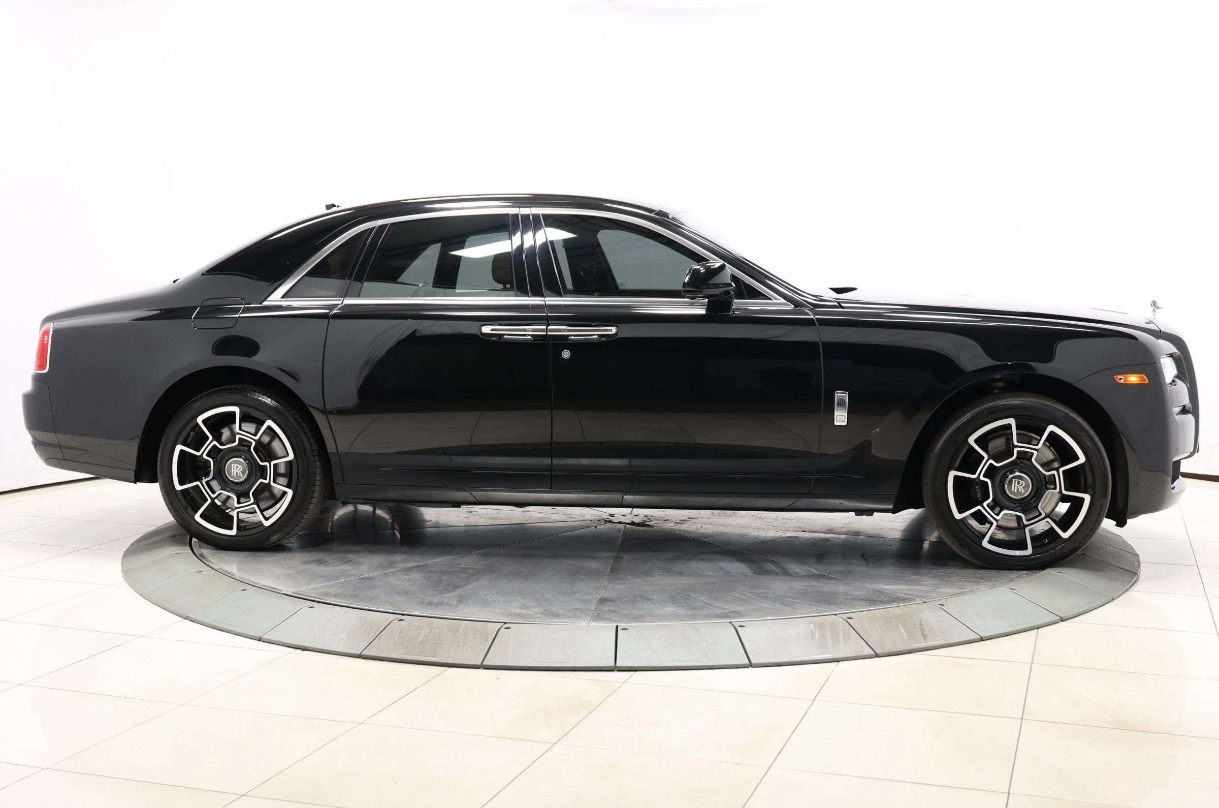 Used 2015 Rolls-Royce Ghost RWD image 81