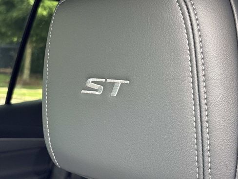 Used 2026 Buick Enclave Sport Touring w/ Power Package FWD image 16