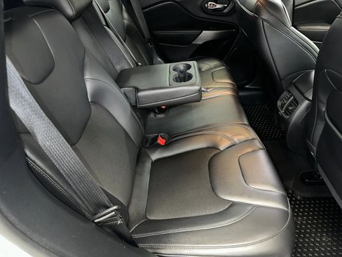 Used 2020 Jeep Cherokee Latitude Plus w/ Cold Weather Group image 25