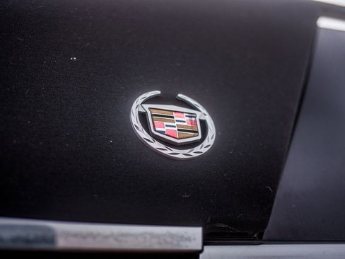 Used 2013 Cadillac XTS Premium image 11