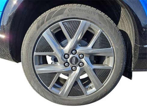 New 2026 Cadillac Optiq Luxury 1 image 7