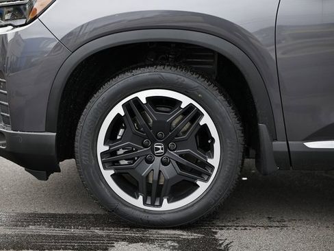 New 2026 Honda Pilot Touring image 6