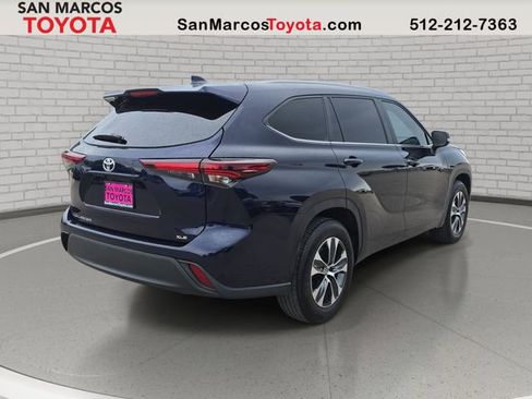 Used 2025 Toyota Highlander XLE image 5