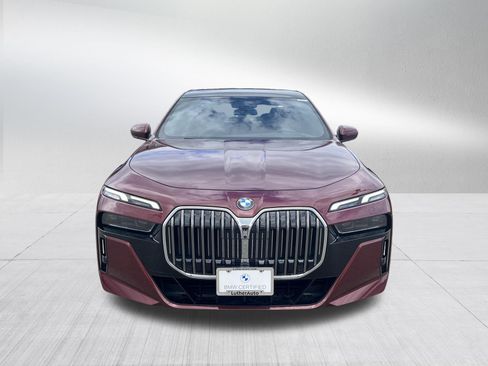 Used 2023 BMW 760i xDrive AWD/4WD image 2