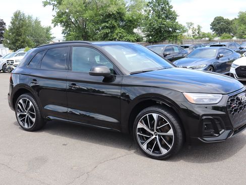 Used 2023 Audi SQ5 Premium Plus w/ Premium Plus Package AWD/4WD image 3