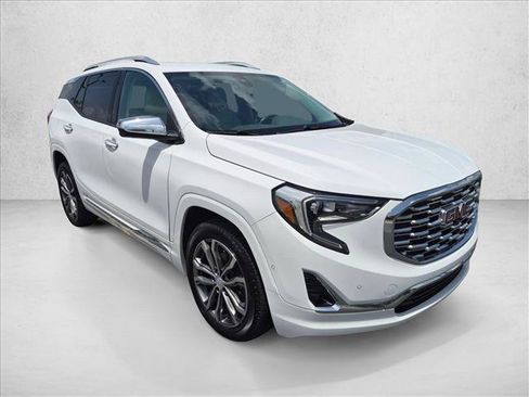 Used 2018 GMC Terrain Denali w/ Advanced Safety Package FWD image 3