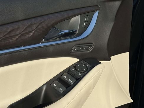 Used 2023 Buick Enclave Avenir w/ Avenir Technology Package image 21