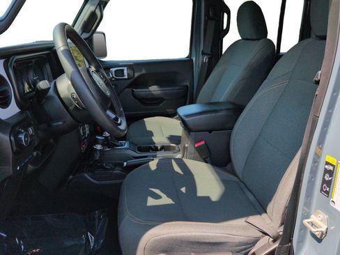 Used 2024 Jeep Wrangler Unlimited AWD/4WD image 21