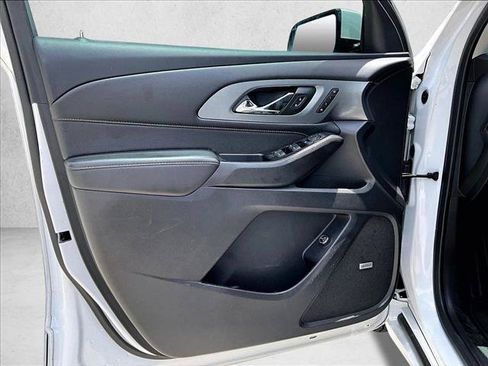 Used 2020 Chevrolet Traverse Premier FWD image 18