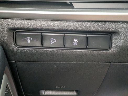 Used 2023 Kia Telluride LX image 18