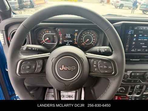 Used 2025 Jeep Gladiator Rubicon w/ Dual Top Group AWD/4WD image 24