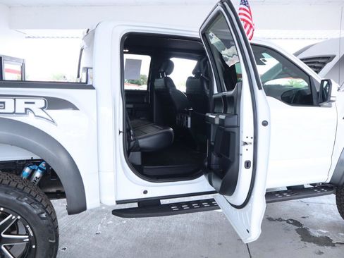 Used 2018 Ford F150 Raptor w/ Equipment Group 802A Luxury AWD/4WD image 37
