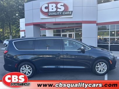Used 2023 Chrysler Pacifica Touring-L