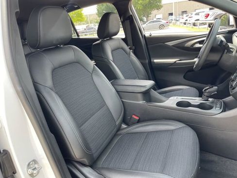 Used 2025 Buick Envista Preferred FWD image 25