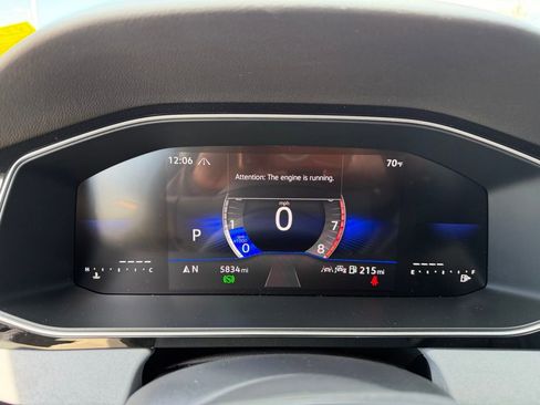 Certified 2025 Volkswagen Jetta SE w/ Sunroof Package image 27