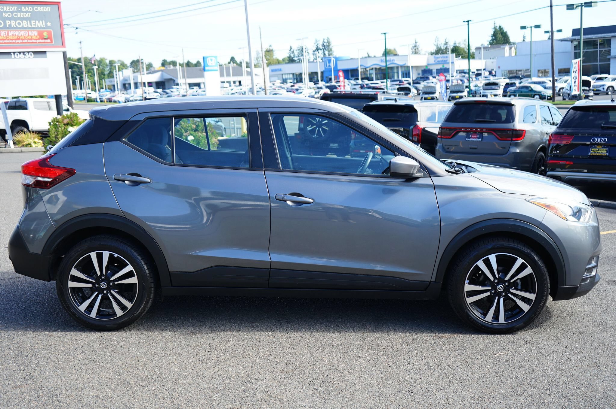 Used 2019 Nissan Kicks SV FWD image 6