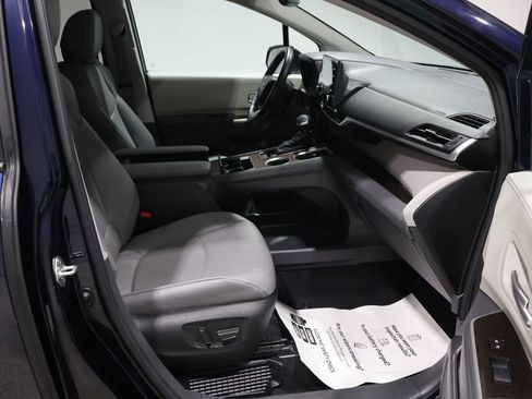 Used 2024 Toyota Sienna XLE image 21