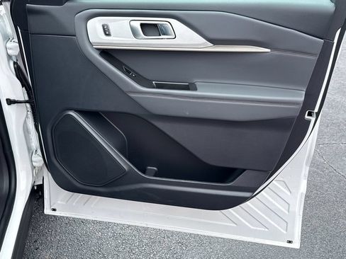 Certified 2026 Ford Explorer Active RWD image 14