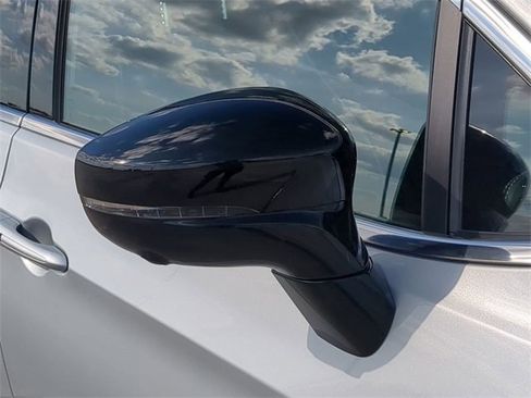 New 2026 Chrysler Pacifica Limited w/ Uconnect Theater Family Group image 12