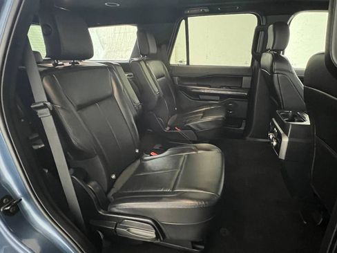 Used 2020 Ford Expedition XLT w/ Equipment Group 202A AWD/4WD image 15