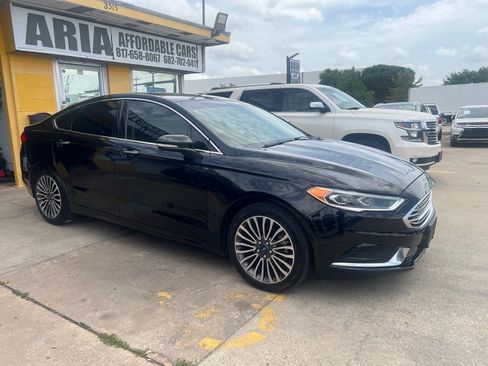 Used 2018 Ford Fusion SE w/ Fusion SE Technology Package FWD image 1