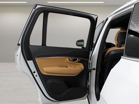 Certified 2021 Volvo XC90 T8 Inscription w/ Advanced Package image 29