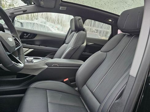 New 2026 Cadillac Optiq Luxury 2 AWD/4WD image 33