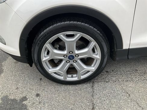 Used 2019 Ford Escape Titanium image 8