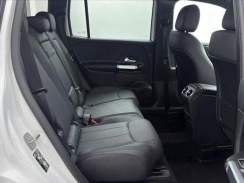 Used 2024 Mercedes-Benz GLB 250 image 19