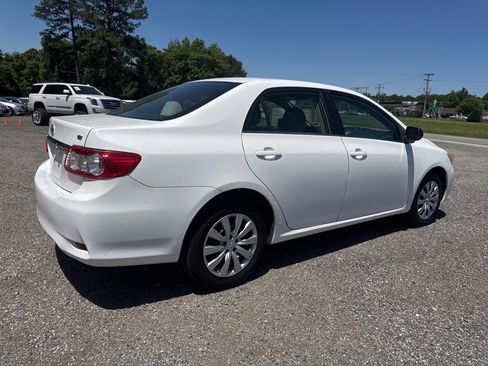 Used 2013 Toyota Corolla LE FWD image 14