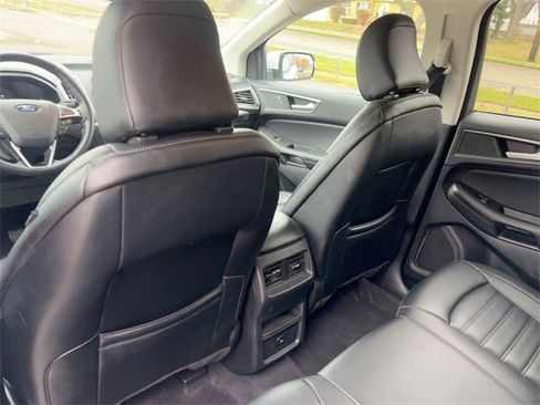 Used 2023 Ford Edge SEL image 26