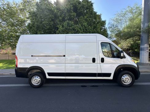 Used 2023 RAM ProMaster 2500 FWD image 9
