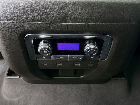 Used 2025 GMC Yukon Denali w/ Denali Reserve Package AWD/4WD image 31